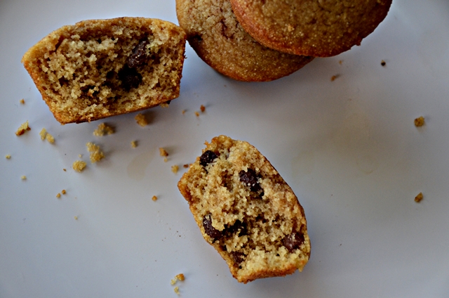 raisin farina muffin-open
